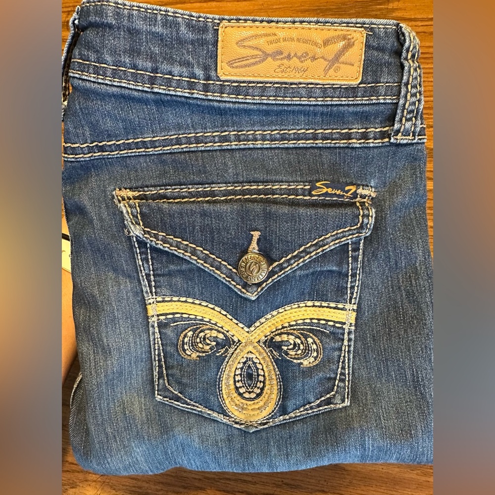 Seven7 Women's Embroidered Blue Jeans
